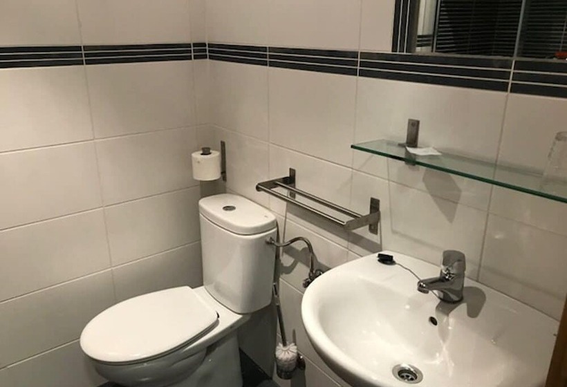 پانسیون Hostal Rica Posada