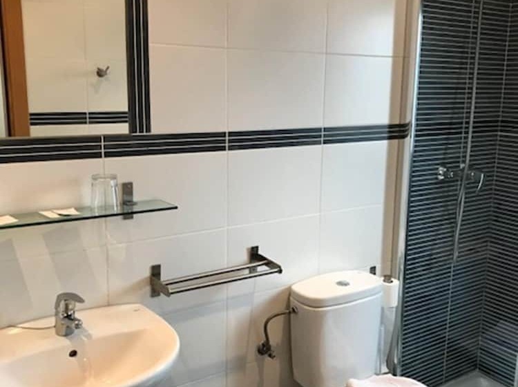 پانسیون Hostal Rica Posada