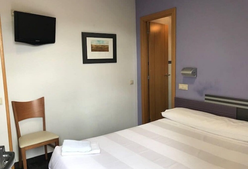 پانسیون Hostal Rica Posada