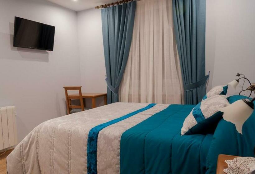 ペンション Hostal Tribal