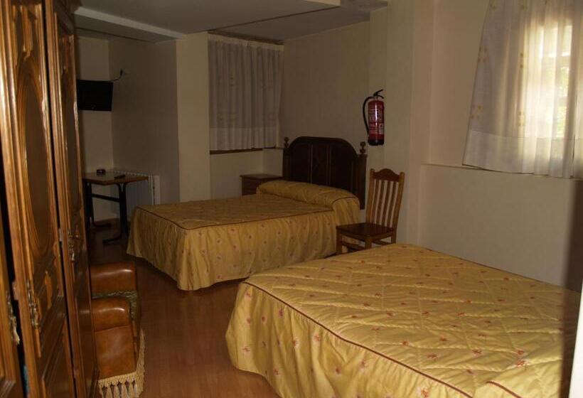 ペンション Hostal Tribal