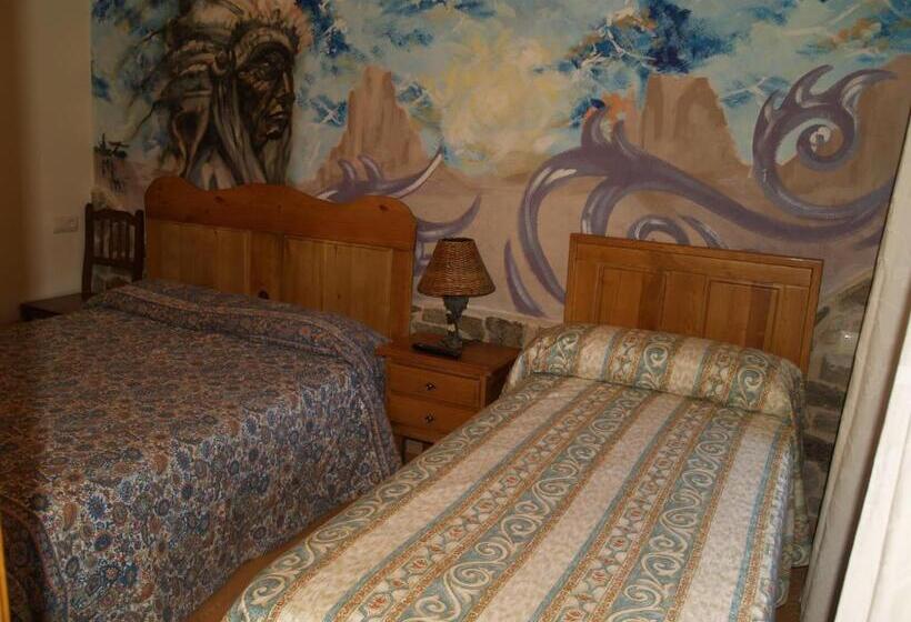 ペンション Hostal Tribal