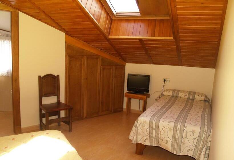 ペンション Hostal Tribal