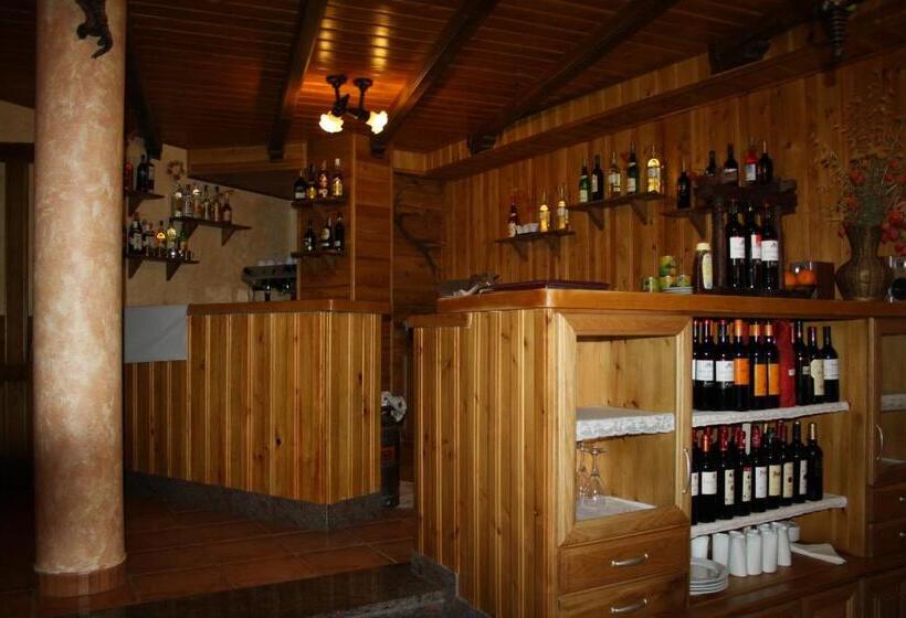 ペンション Hostal Tribal