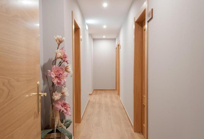 ペンション Hostal Tribal