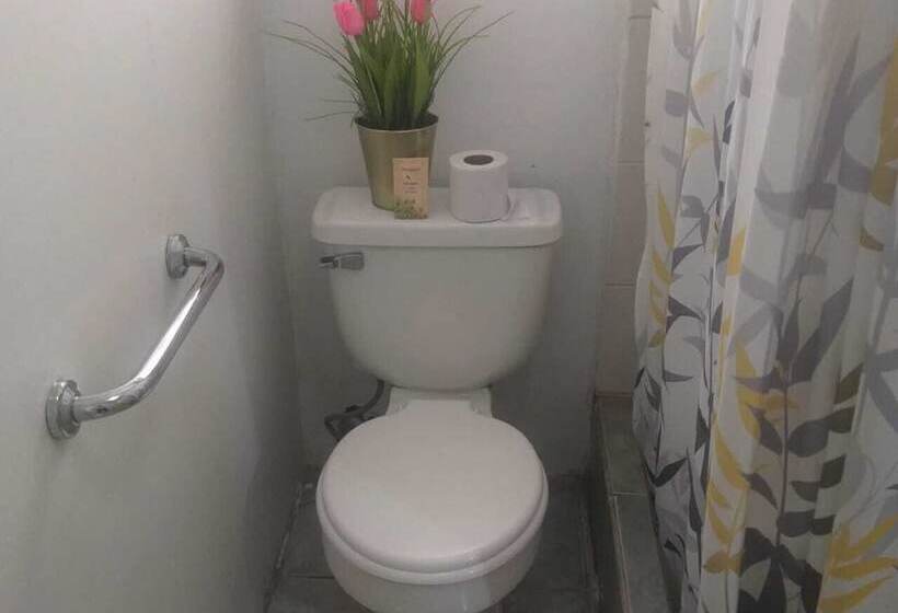 پانسیون Whipala Hostal