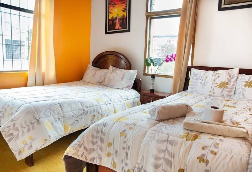 پانسیون Whipala Hostal