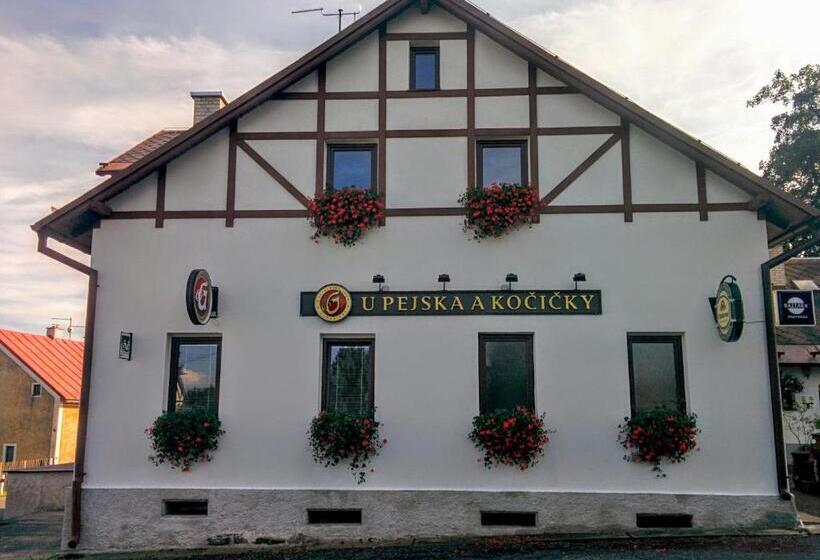 פנסיון Hostinec U Pejska A Kocicky
