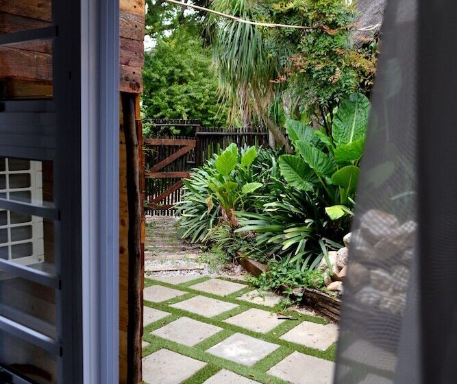 ペンション Kududu Guest House