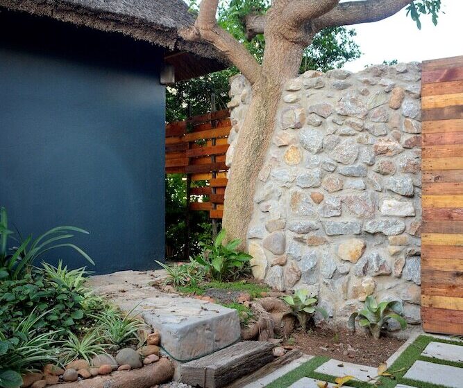 ペンション Kududu Guest House