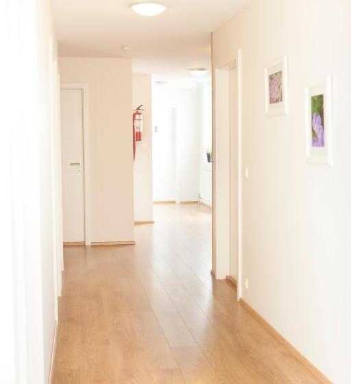 پانسیون Lyngás Guesthouse