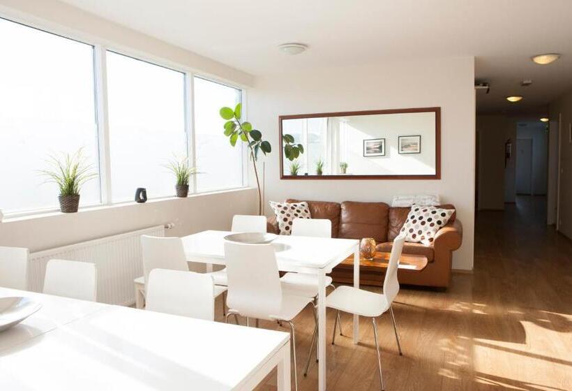 پانسیون Lyngás Guesthouse