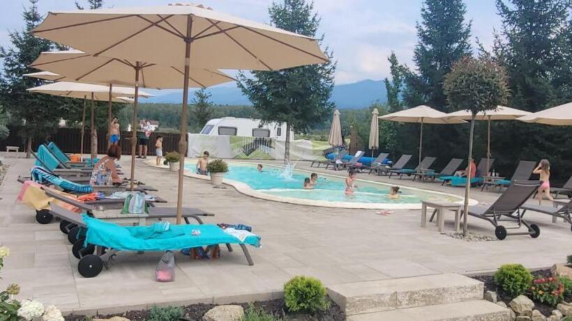 펜션 Natura Family Resort