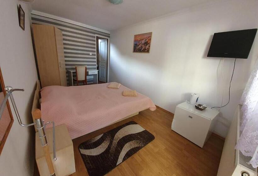 膳宿费 Party Vendégház