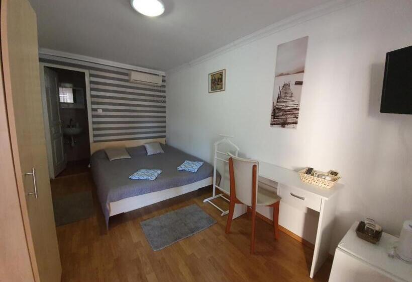 膳宿费 Party Vendégház