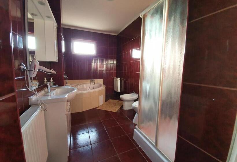 膳宿费 Party Vendégház