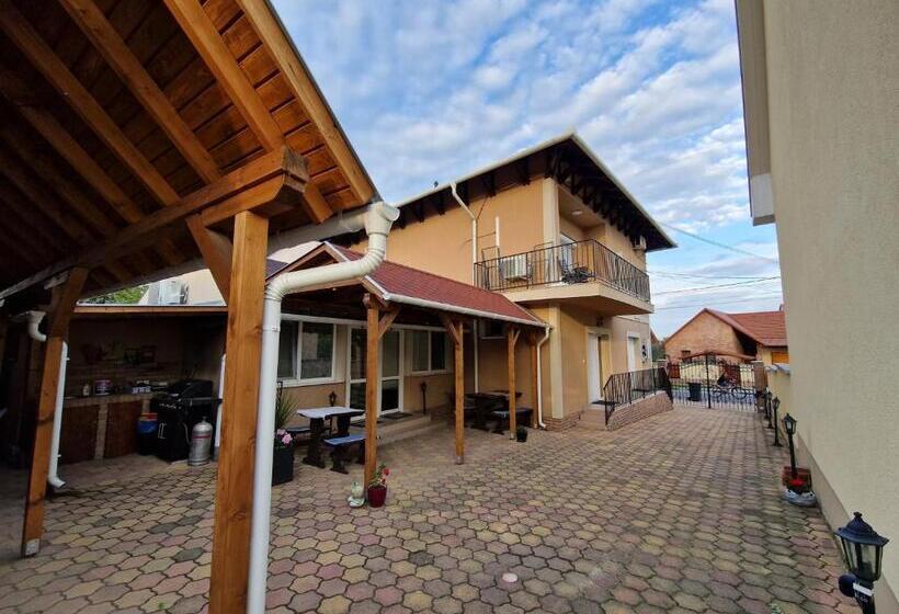 膳宿费 Party Vendégház