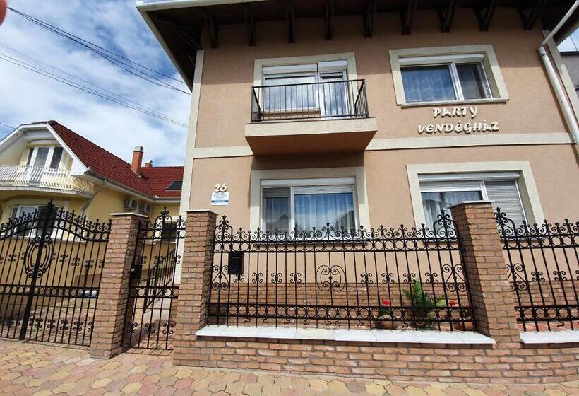 膳宿费 Party Vendégház