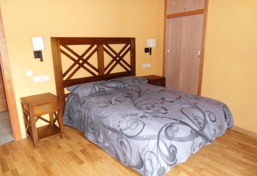 פנסיון Pensió I Apartaments La Bordeta