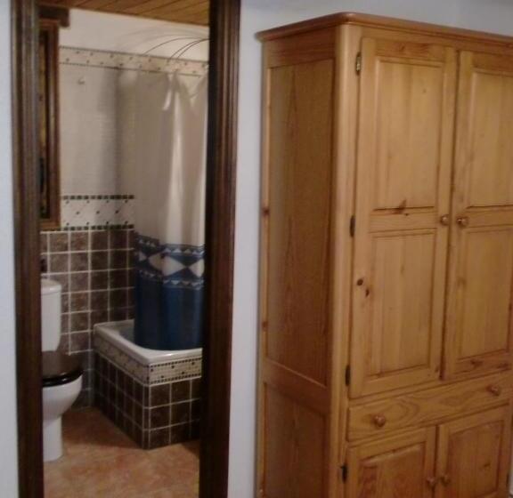 פנסיון Pensió I Apartaments La Bordeta