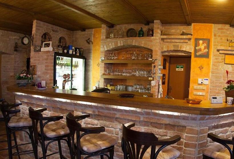 ペンション Penzion Zatisi