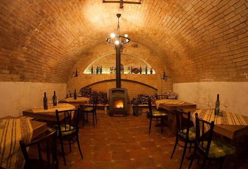 ペンション Penzion Zatisi