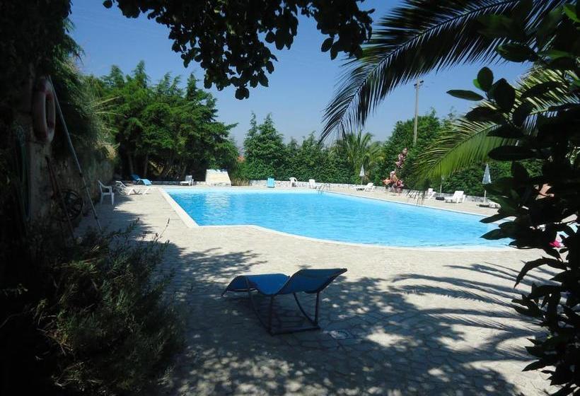 بنسيون Quinta Das Cegonhas