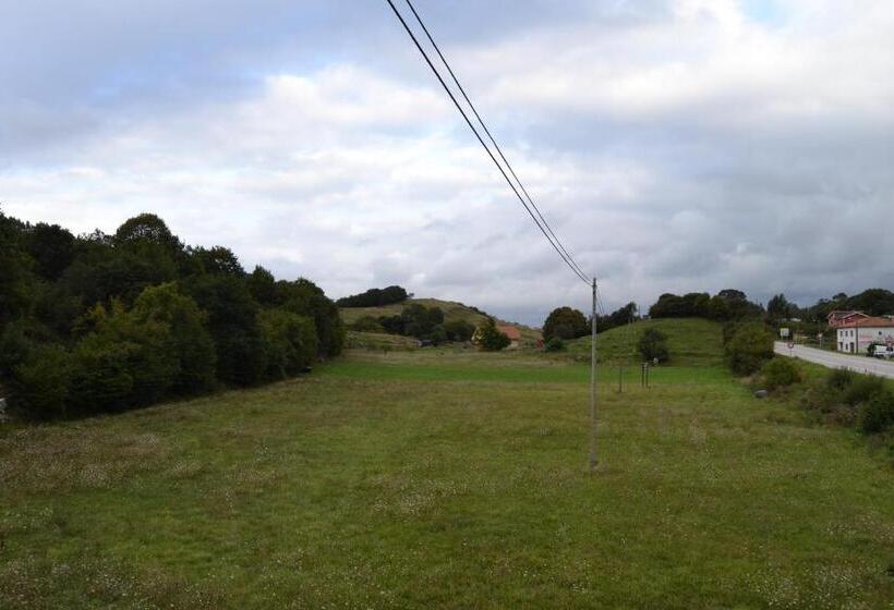 بنسيون Sidreria La Casa Abajo