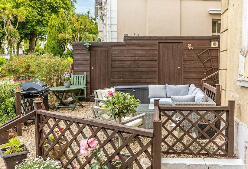 膳宿费 The Berburry