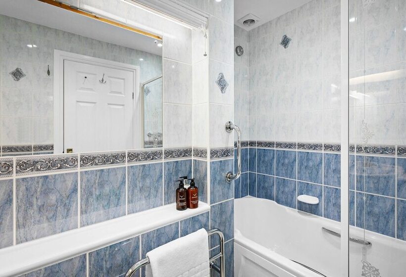 膳宿费 The Berburry