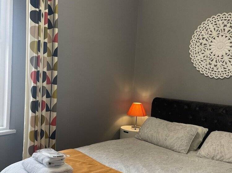 פנסיון The Westbank