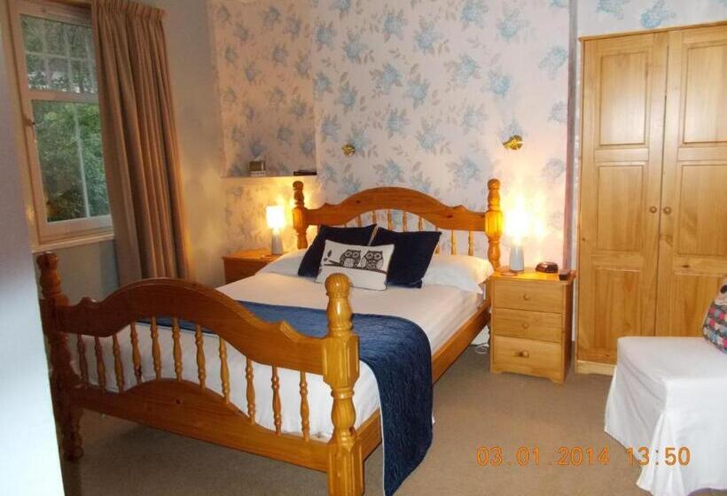 بنسيون Tigh Na Cheo