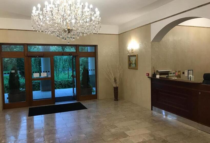 Slunecni Lazne Apartments