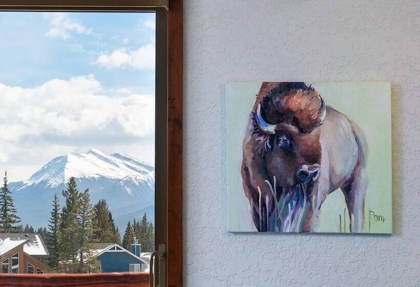 הוסטל A Bear And Bison Country Inn