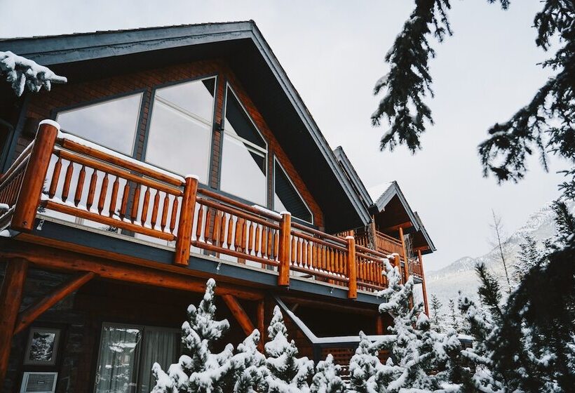 הוסטל A Bear And Bison Country Inn