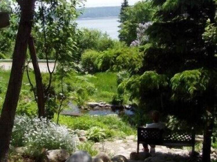 فندق صغير Auberge Cap Aux Corbeaux