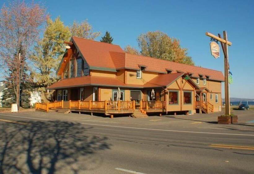 הוסטל Auberge Du Marchand