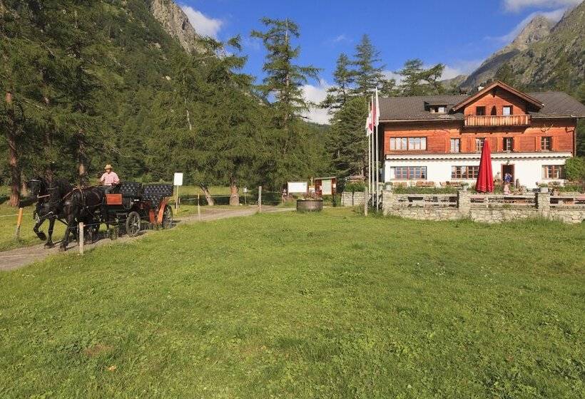 הוסטל Gasthaus Spinas