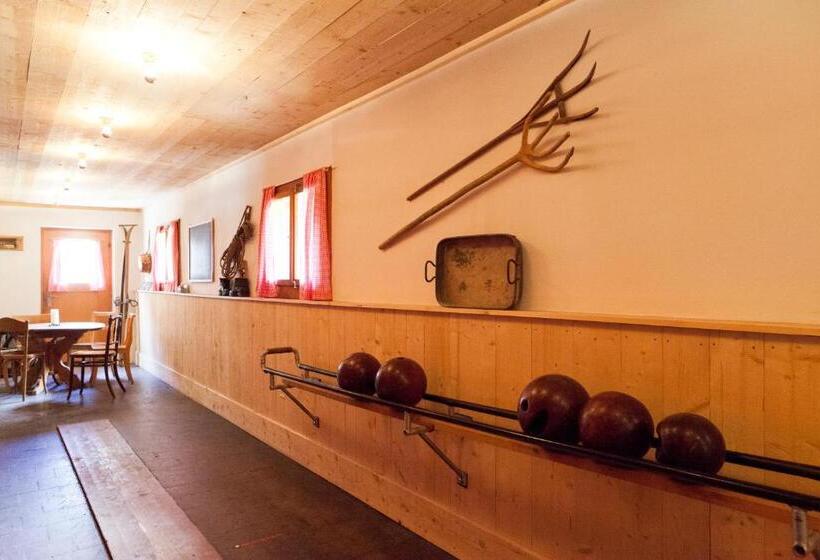 הוסטל Gasthaus Spinas