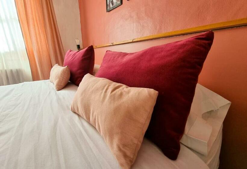 Общежитие Hosteria Las Lucarnas