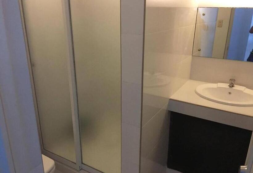 הוסטל Sm Travelodge