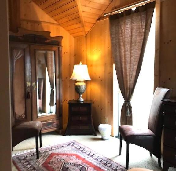 فندق صغير Swan River Inn