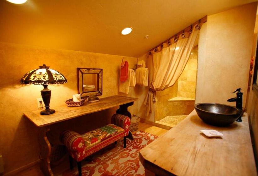 فندق صغير Swan River Inn