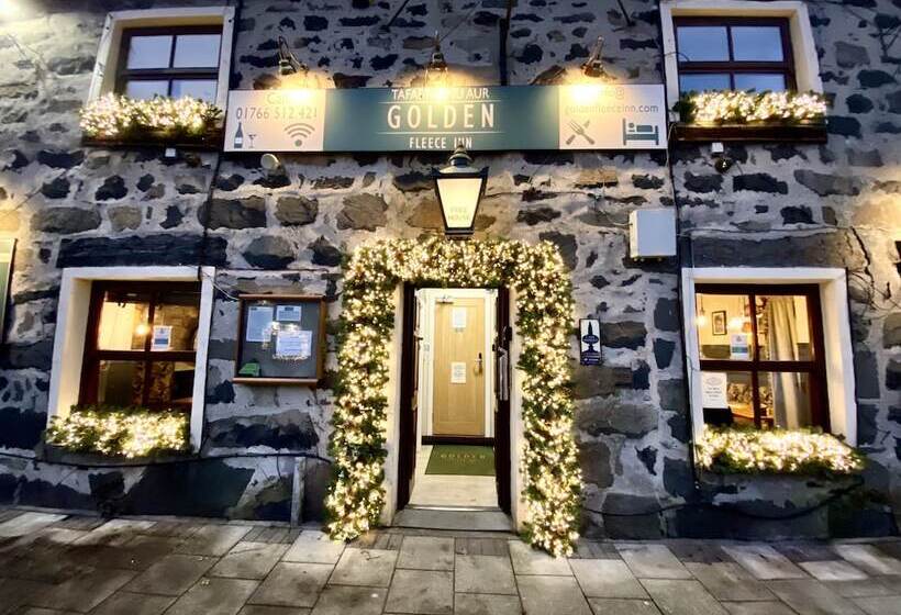 فندق صغير The Golden Fleece Inn