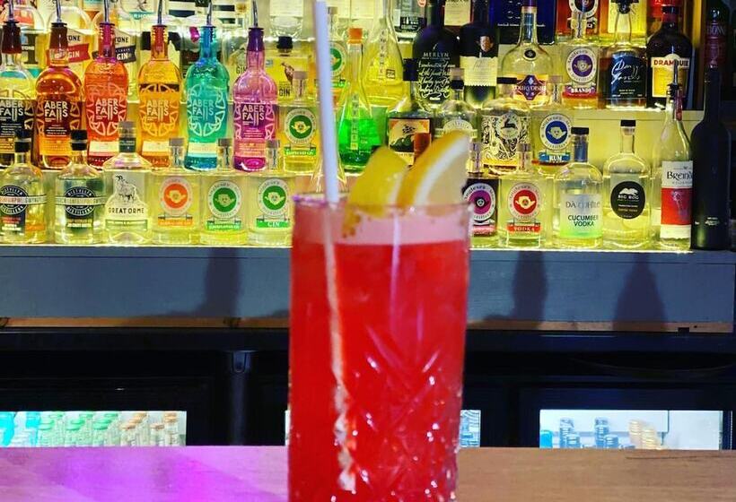 فندق صغير The Golden Fleece Inn