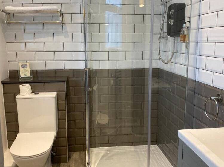 فندق صغير The Golden Fleece Inn