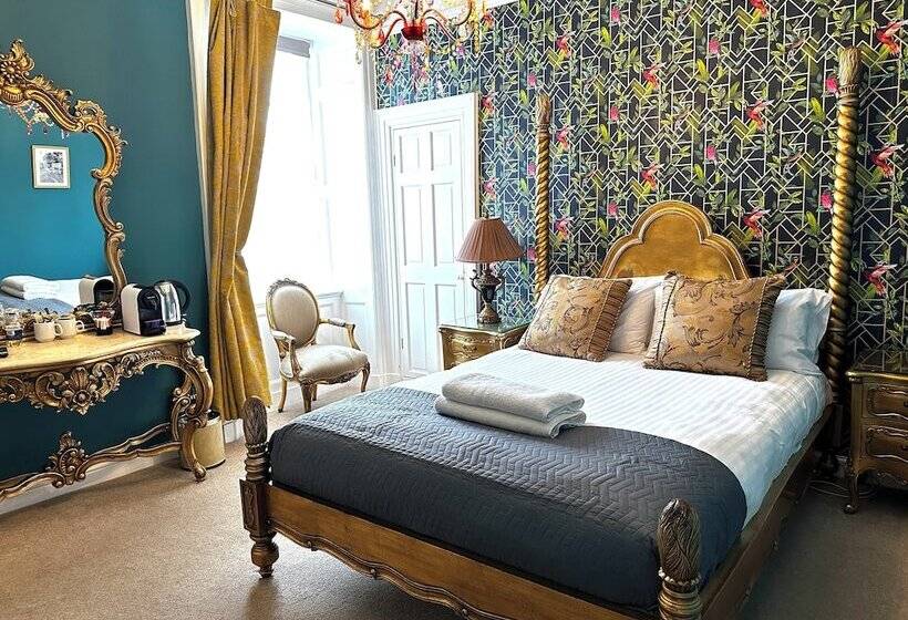 فندق صغير The Golden Fleece Inn