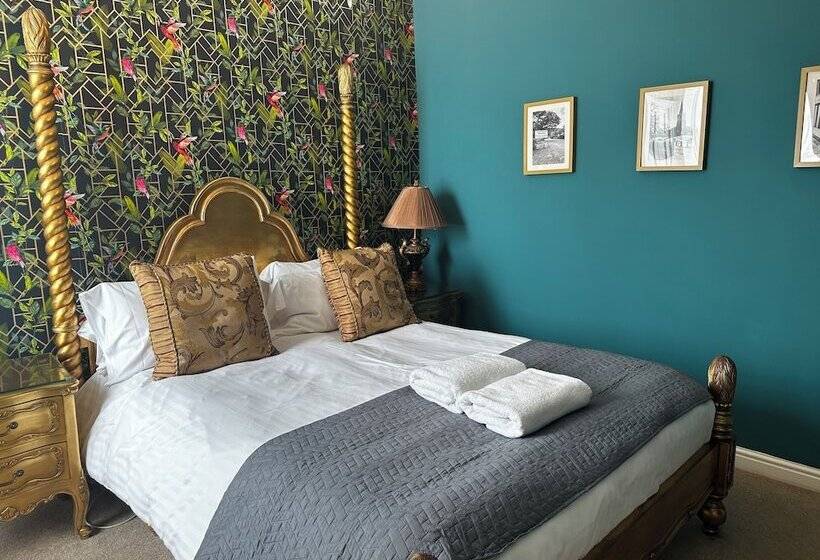 فندق صغير The Golden Fleece Inn