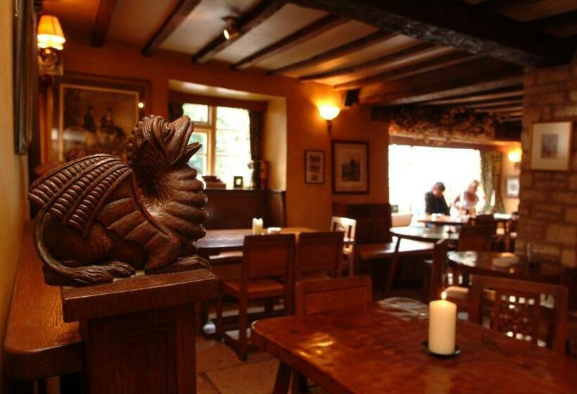 ユースホステル The Green Dragon Inn