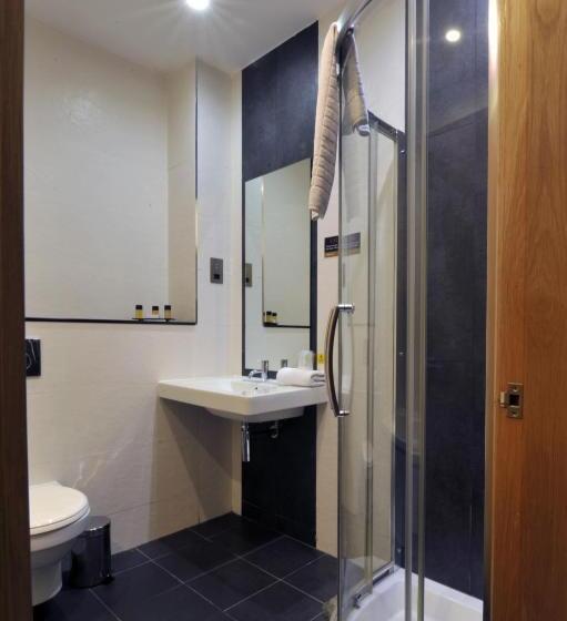 旅馆 The Inn On Loch Lomond